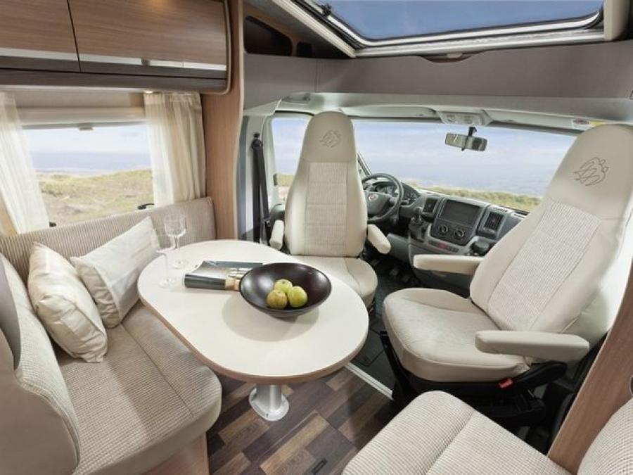 Интерьер Knaus Sky TI 2011 года  (фото 7 из 21)